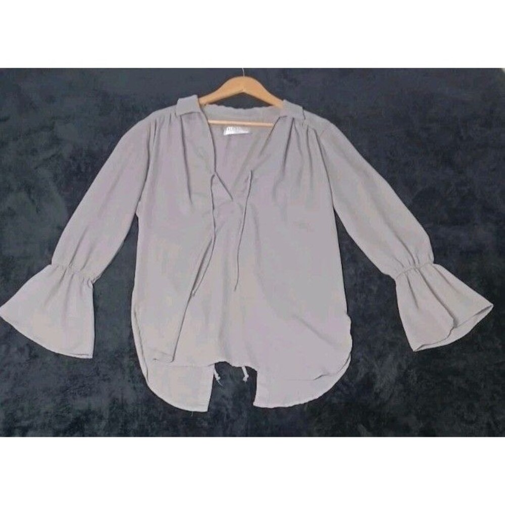 Lucy Love Bell Sleeve Peasant Blouse M Silver Gray Tie Front &Back Boho Ethereal